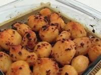 Печеный картофель с луком