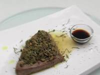 Печеный тунец с каперсами